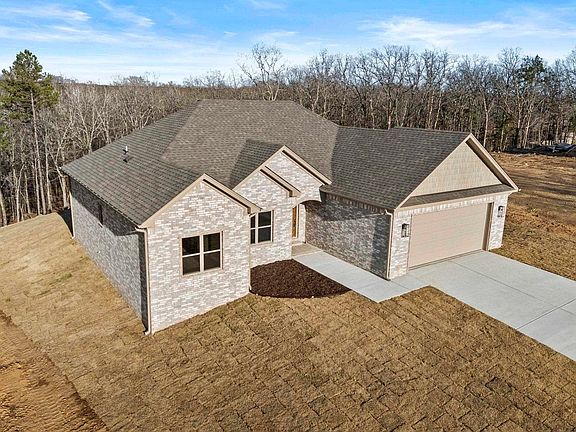 3rd image of 524 Valley Oak Dr