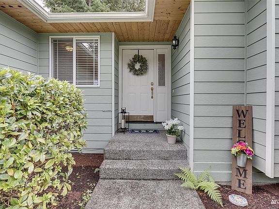 2nd image of 7208 54th Pl NE