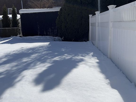 4th image of 22 Governor Rd