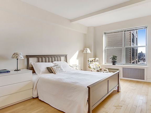 5th image of 225 Central Park N APT 1409