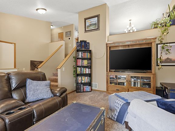 2nd image of 1214 Range View Cir