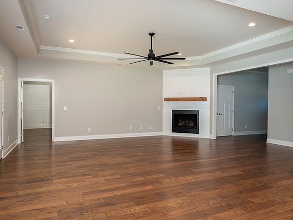 3rd image of 871 Gardenia Dr
