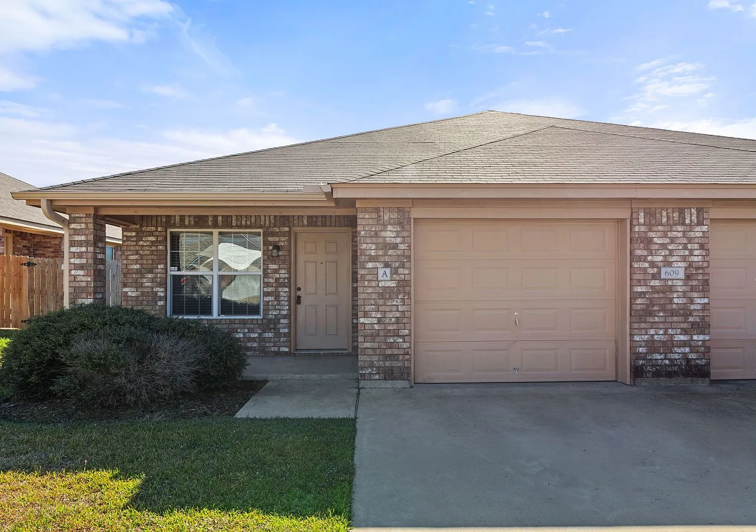 Pm1-Temp609 W Karey Dr — Photo 1
