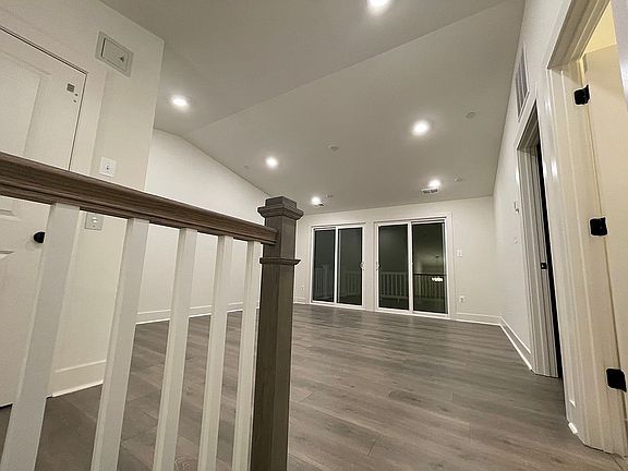 5th image of 22600 Tiller Ln