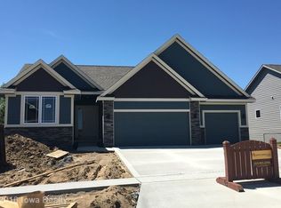 525 Timberview Dr, Adel, IA 50003