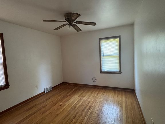 5th image of 11820 College St