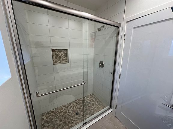 5th image of 16818 Lahey St