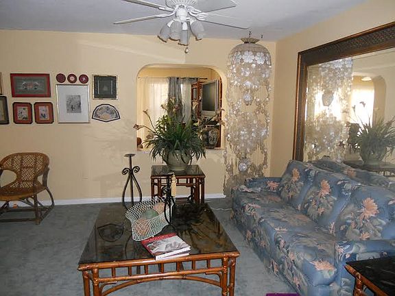 3rd image of 1433 Autumn Woods Dr