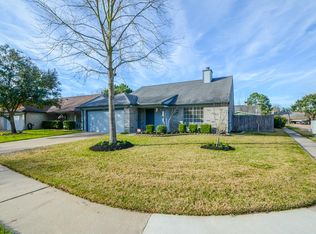 18102 Lake Bend Dr, Houston, TX 77084
