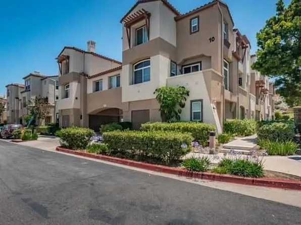 597 Almond Rd, San Marcos, CA 92078