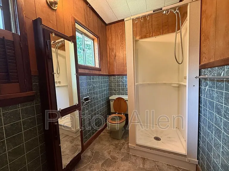 110 Locust Ct — Photo 12