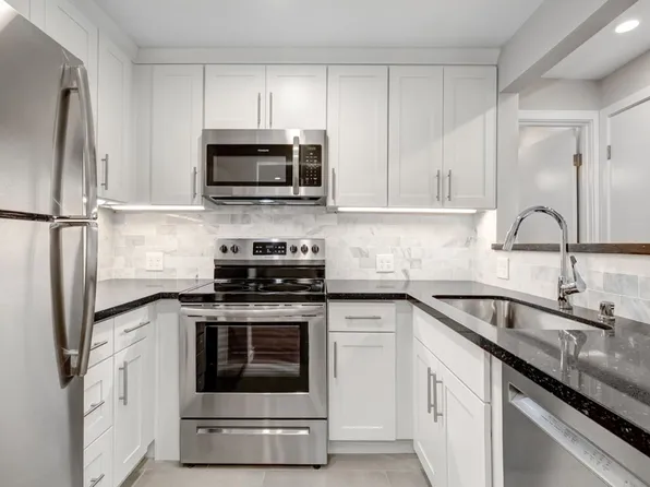 Queen Anne Fiveplex, 1235 Taylor Ave N #1, Seattle, WA 98109