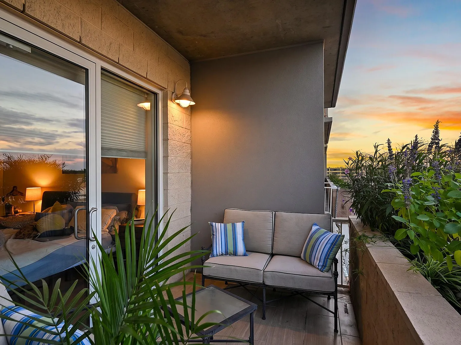 1 bed, 1.5 bath, 1255 sqft, $4,350 — Photo 4