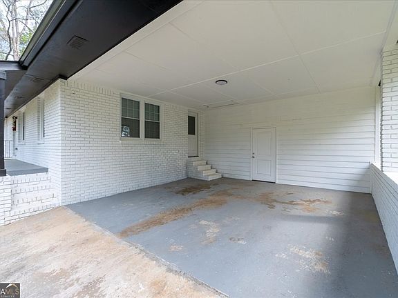 3rd image of 641 Amber Pl SW