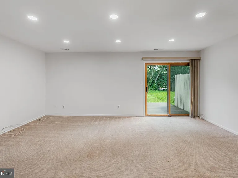 1019 Bancroft Pl — Photo 4