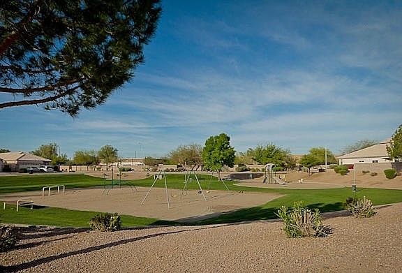 4th image of 7089 S Heather Dr