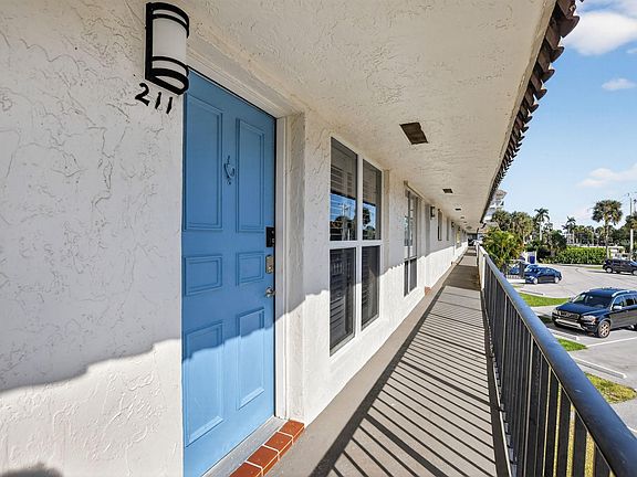 2nd image of 55 SE 14th Street #211