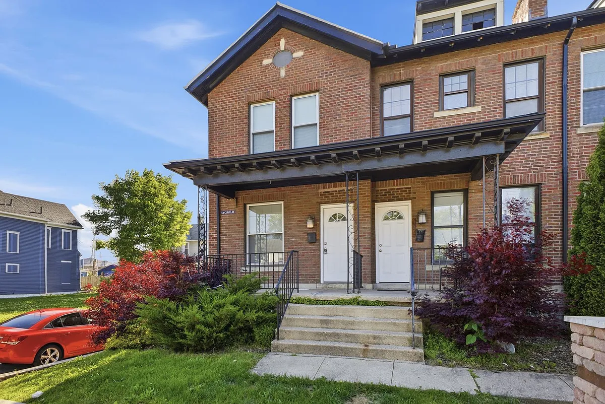 Building Photo - 387-393 Saint Clair Ave