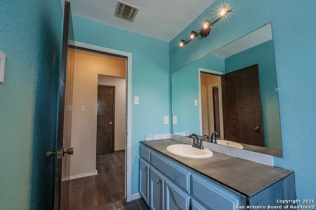 1002 River Oak Main House Seguin Ter #MAIN HOUSE — Photo 18