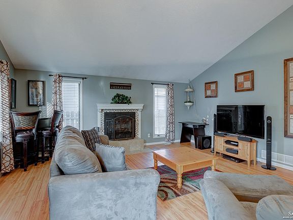 5th image of 1213 E Republic Ave