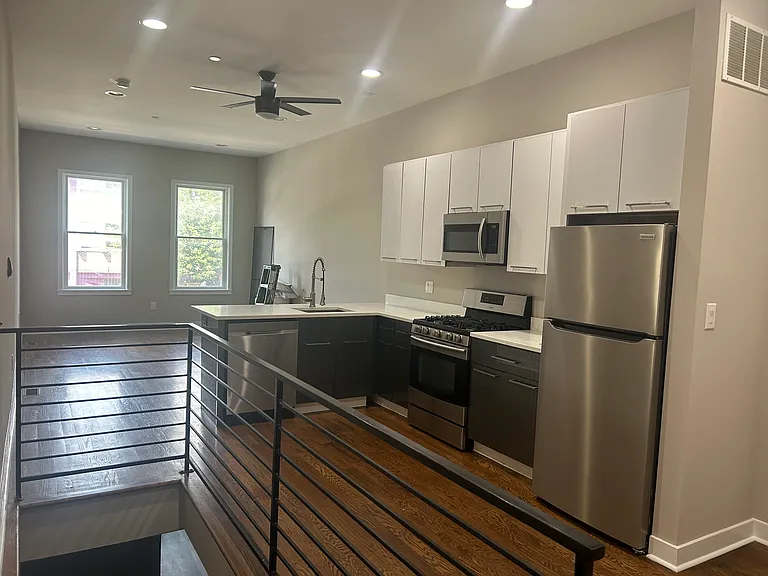 1914 W Girard Ave #1 — Photo 1