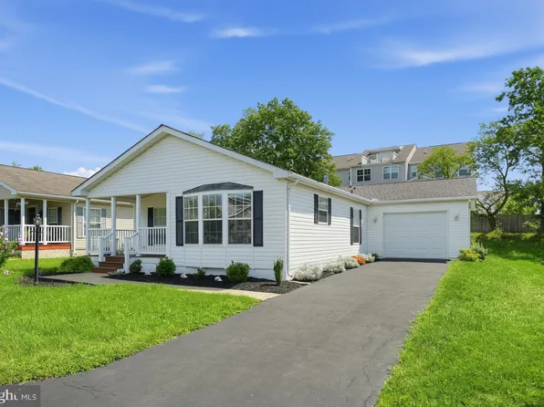 108 Dyer Ct, Royersford, PA 19468