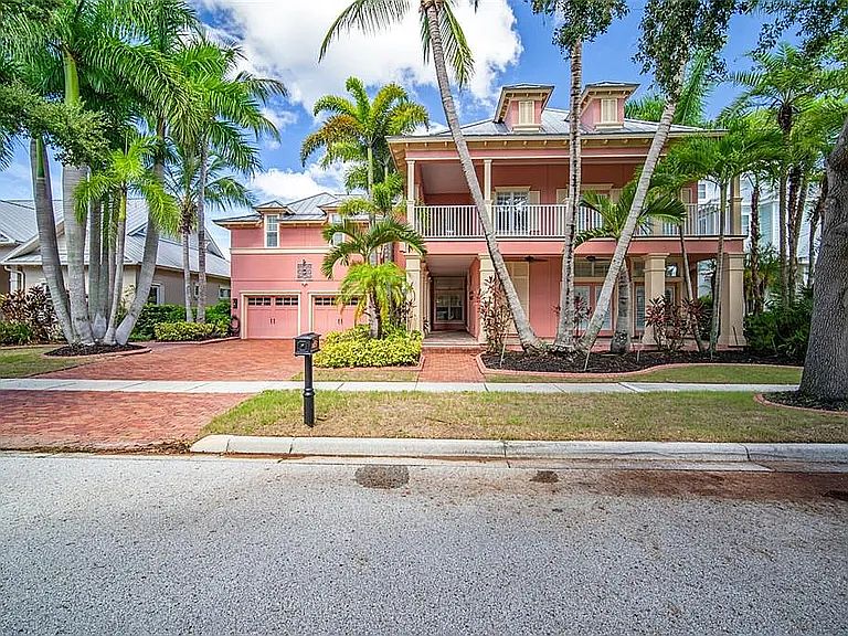 1st image of 825 Islebay Dr