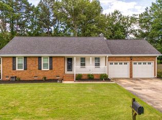 133 Honeysuckle Ln, Summerville, SC 29485