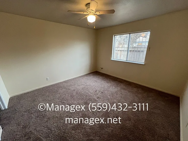 554 S Backer Ave — Photo 11