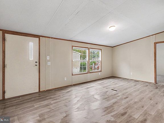 3rd image of 365 Pleasant View Dr Trailer 16