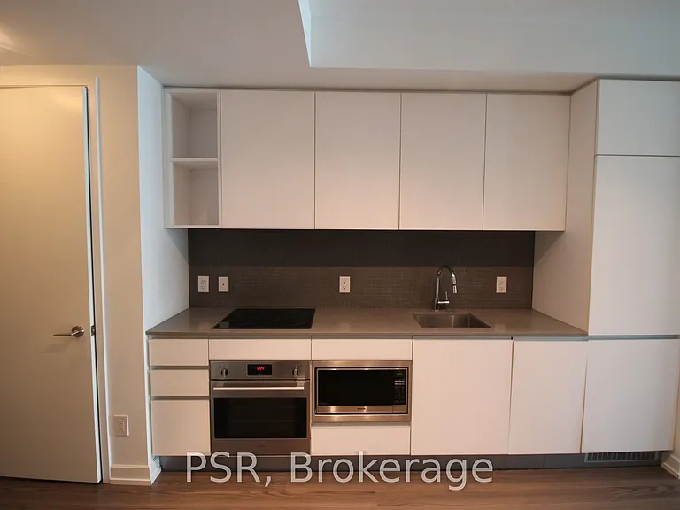 377 Madison Ave #318 — Photo 9