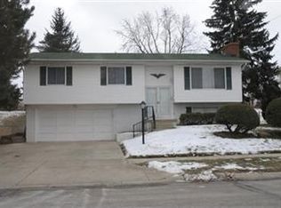 240 Chatham Dr, Fairborn, OH 45324