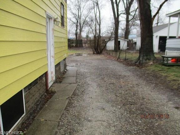 3rd image of 29 Artemas Ct