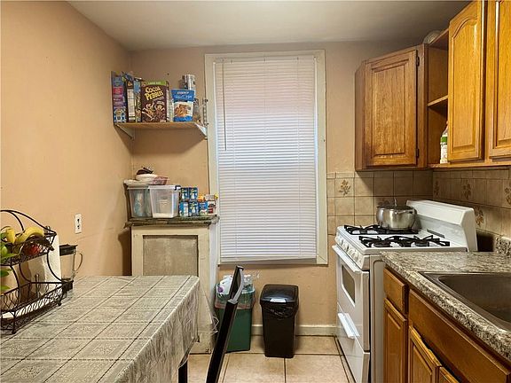 3rd image of 2862 Brighton 3rd St