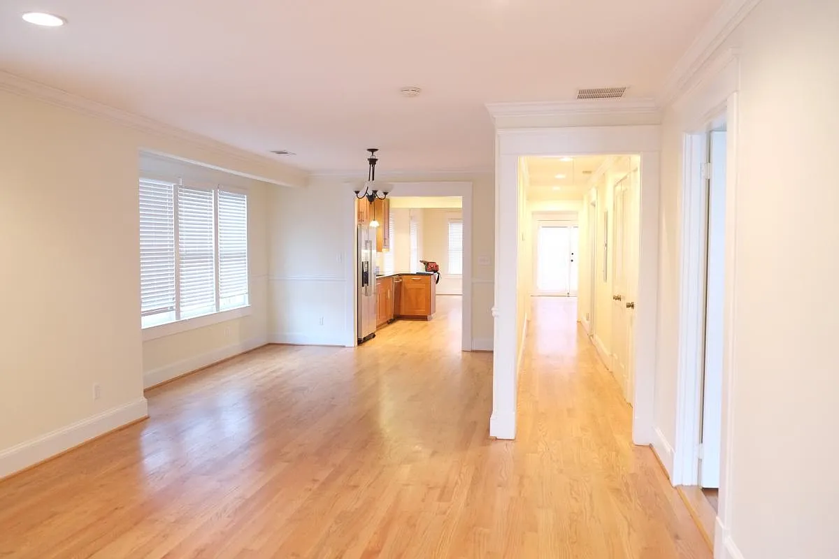 2 bed, 2.5 bath, 1750 sqft, $2,900 — Photo 4