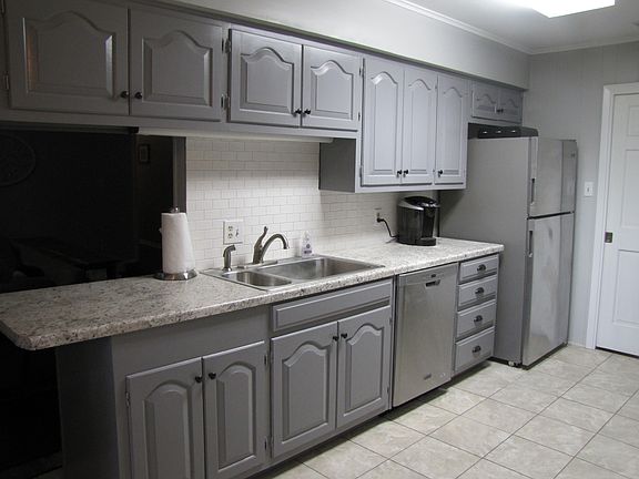 3rd image of 106 Sugar Creek Dr