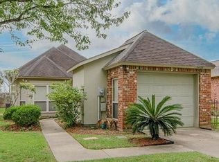 5436 Courtyard Dr, Gonzales, LA 70737