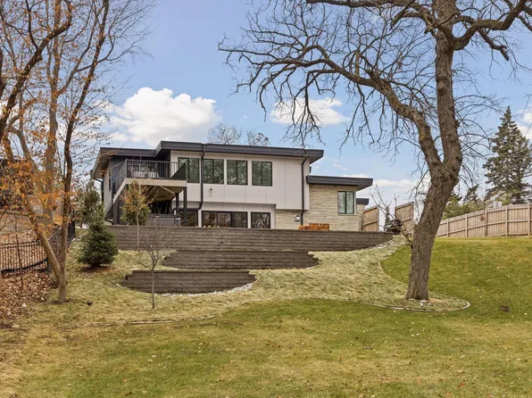 3812 W 57th St, Edina, MN 55410