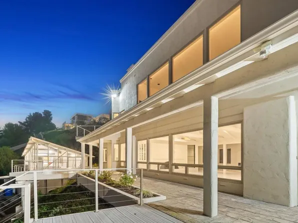 10595 Russell Rd, La Mesa, CA 91941