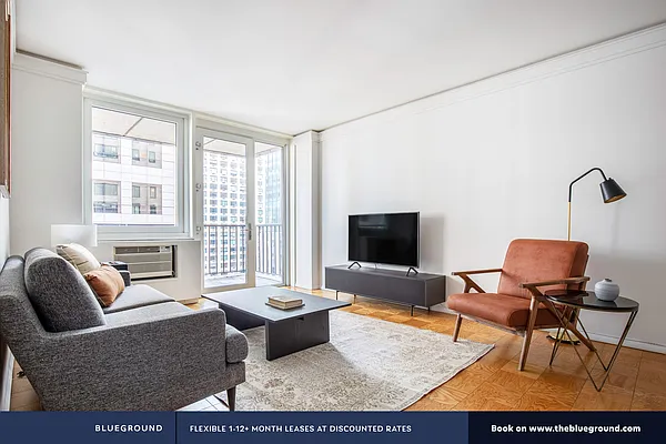 Rented by The Blueground | media 25