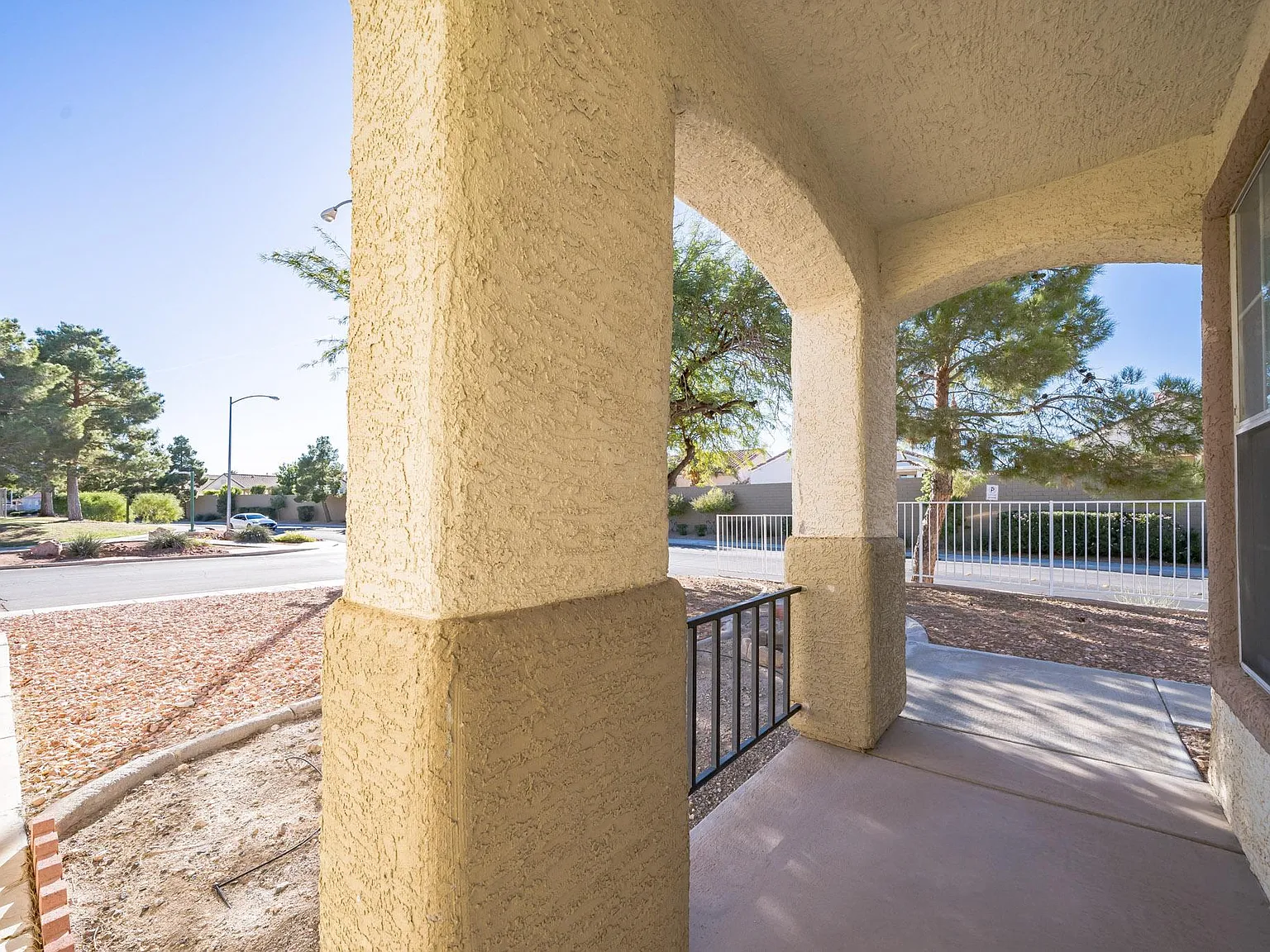3 bed, 1382 sqft, $1,995 — Photo 3