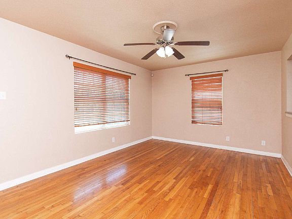 3rd image of 2116 W Avenue D