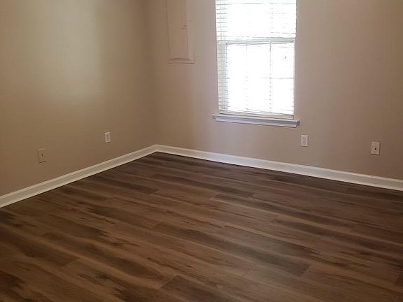 5th image of 320 Blackhawke Dr Lot 38