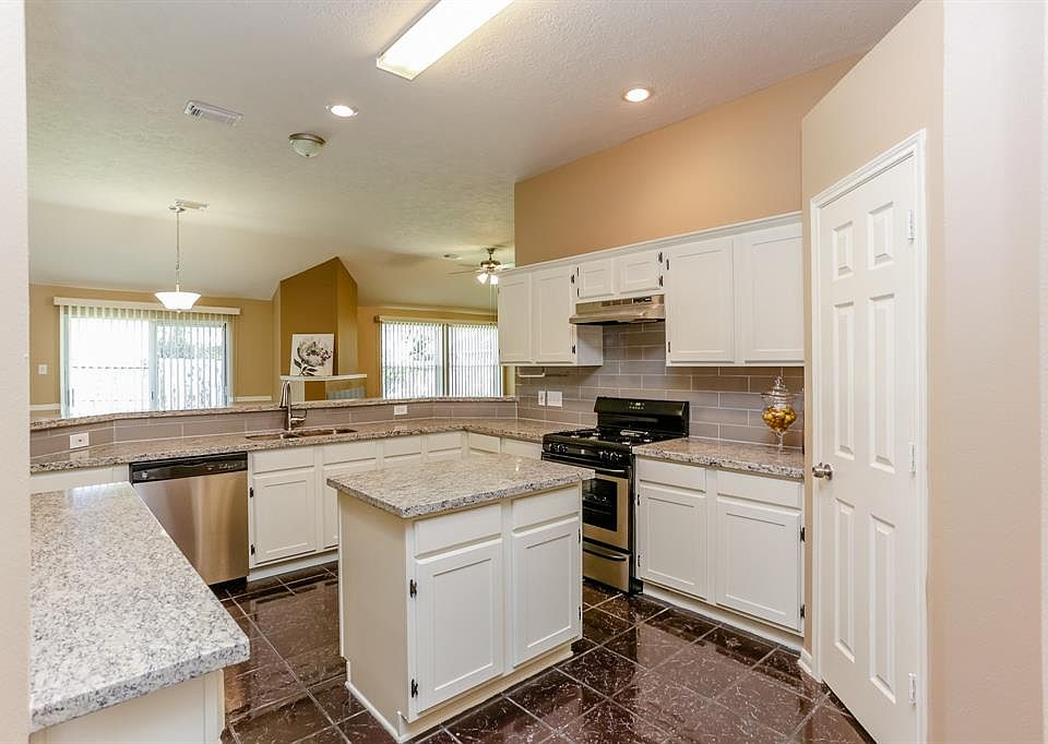 1st image of 6703 High Knoll Dr