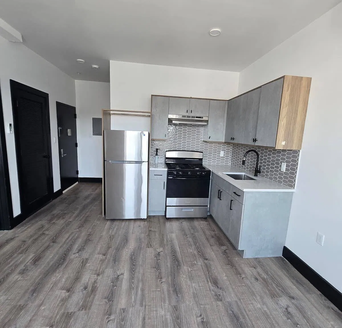 1 bed, $1,675 — Photo 2