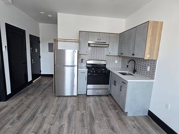 2nd image of 11 Thomas St #3C