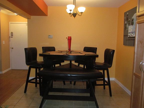 4th image of 721 Tipperary Ct APT 2D