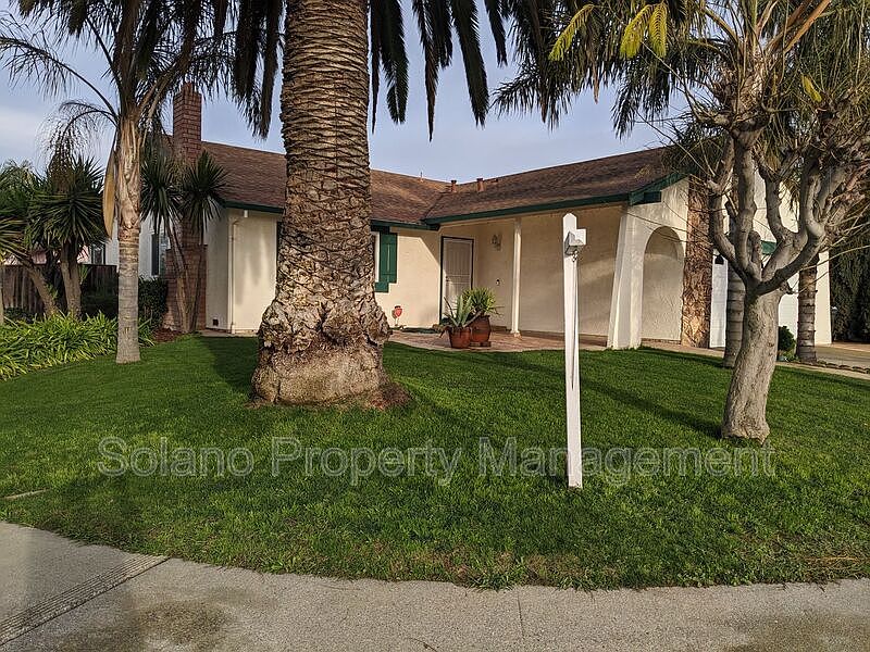 1st image of 908 Labrador Way