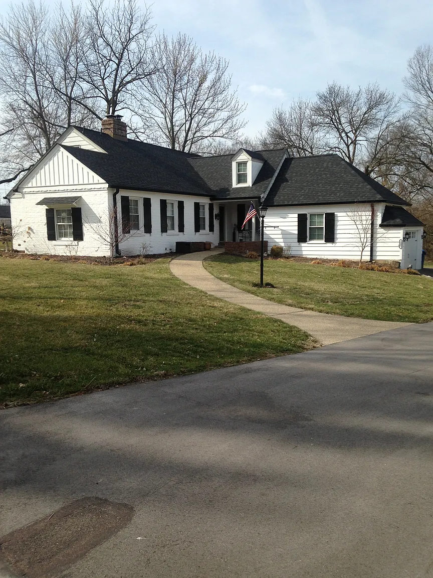 905 Woodshire Ln photo 1