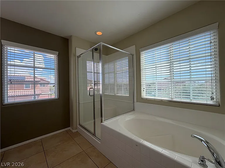 8323 Rygate Ave — Photo 16